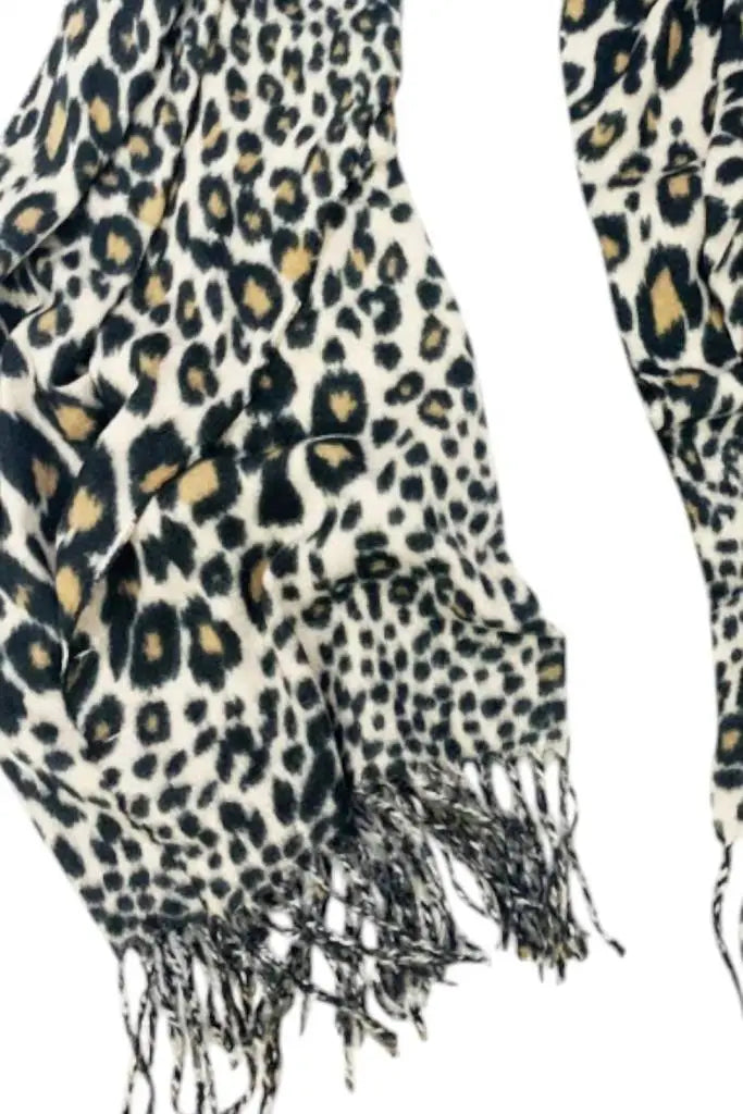 Women's Leopard Printed Scarf With Fringe In Black